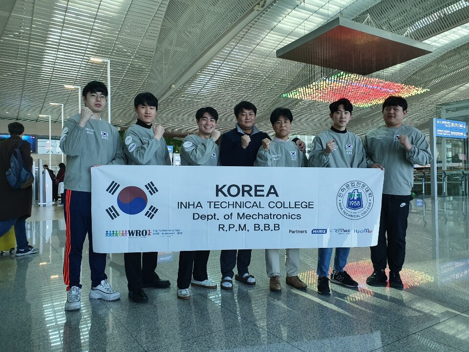 2019 WRO   9_ee2Ud018svc169w196h2gr9j_yzh5wt.jpg